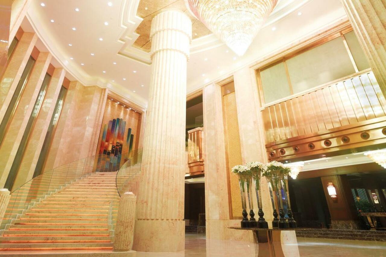 Optics Valley Kingdom Plaza Wuhan Exterior foto