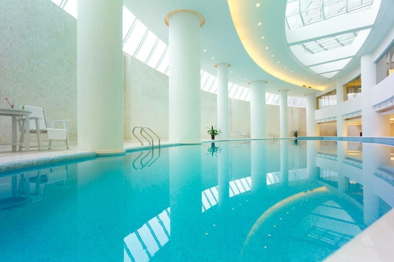 Optics Valley Kingdom Plaza Wuhan Exterior foto